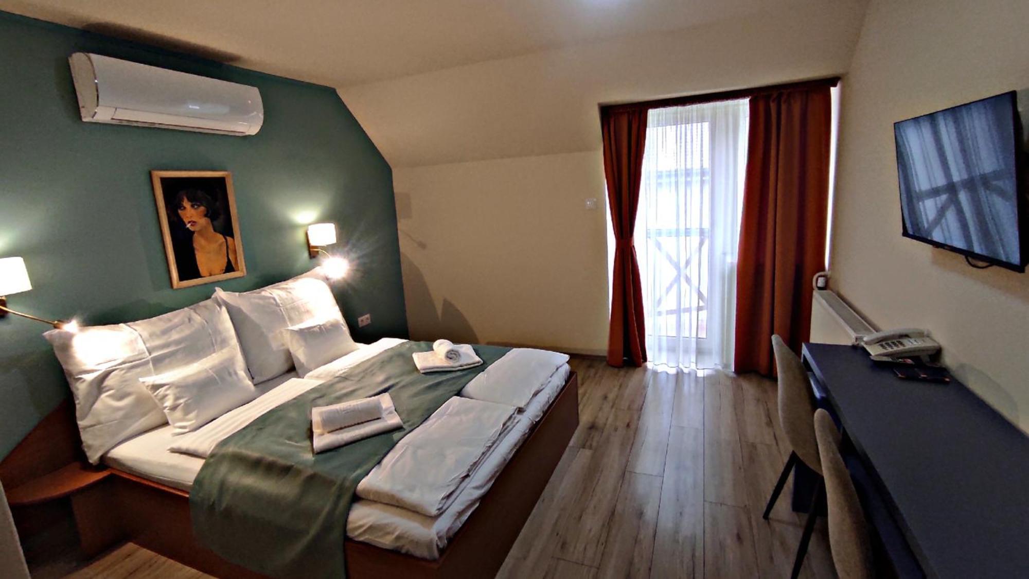 Atrium Hotel ฮอร์กานี ภายนอก รูปภาพ