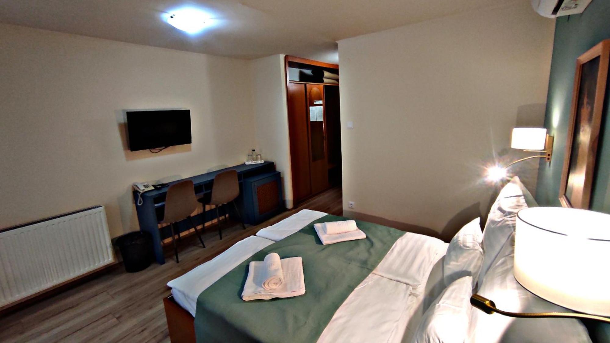 Atrium Hotel ฮอร์กานี ภายนอก รูปภาพ